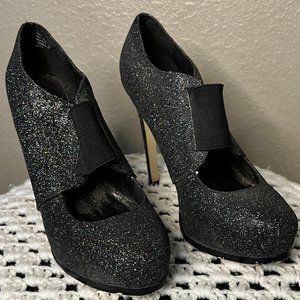 Black sparkling shoes